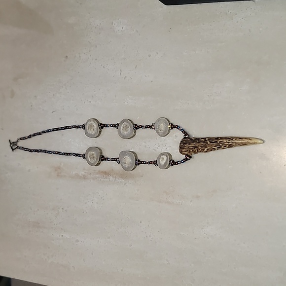 Deer Horn Necklace - Picture 3 of 6